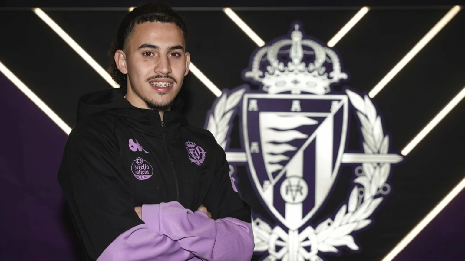 ريال بلد الوليد يعزز صفوفه بنجم مغربي واعد