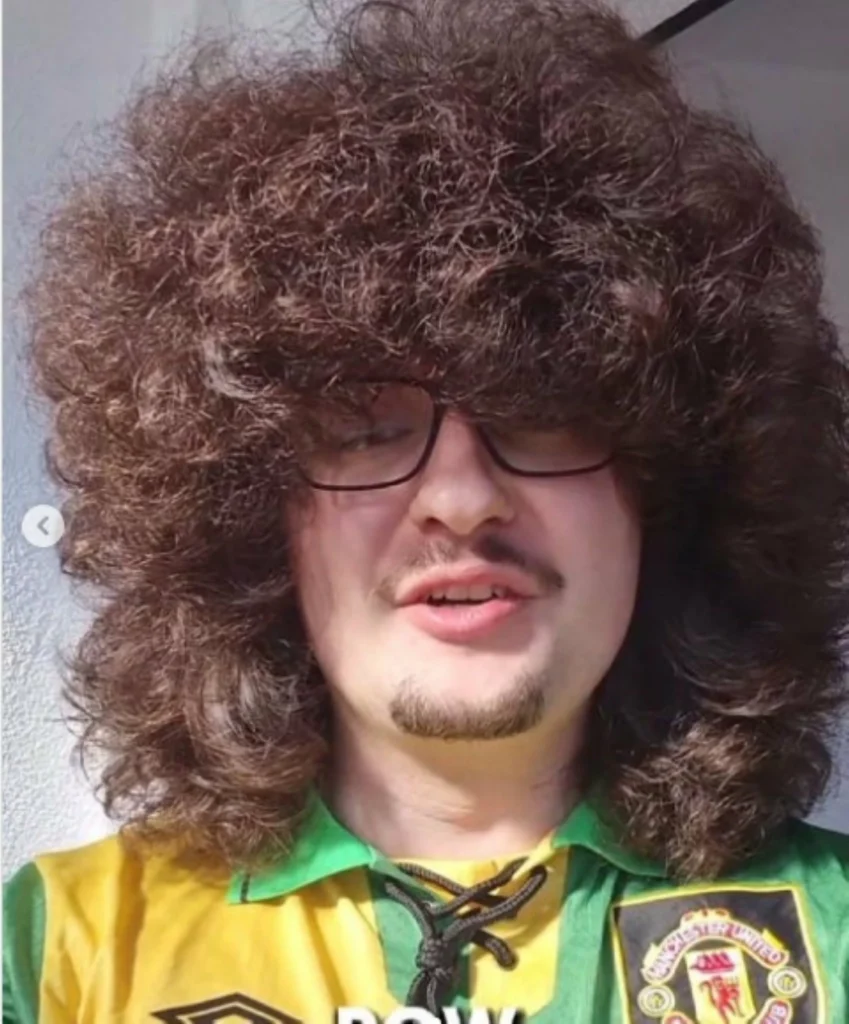 وست هام يعيد معاناة مشجع مانشستر يونايتد الشهير إلى نقطة الصفر