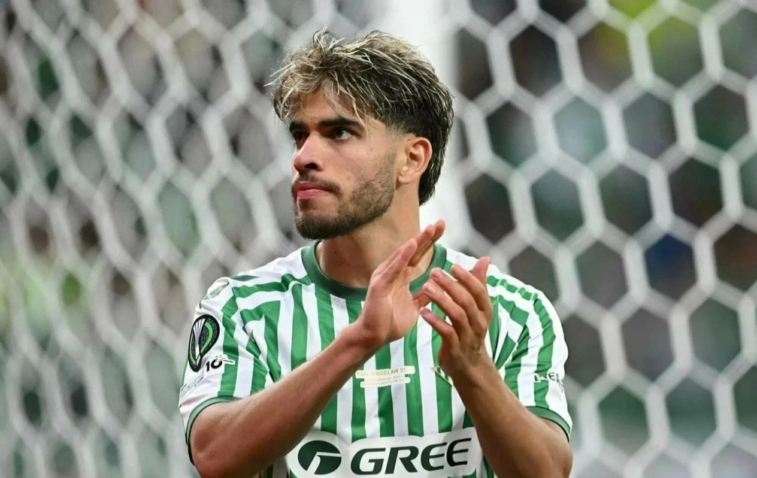 الزلزولي لاعب يكشف وضعيته مع ريال بيتيس