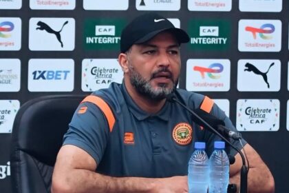 مدرب نهضة بركان يوضح أسباب التعثرات الأخيرة قبل مباراة الحسم الإفريقية