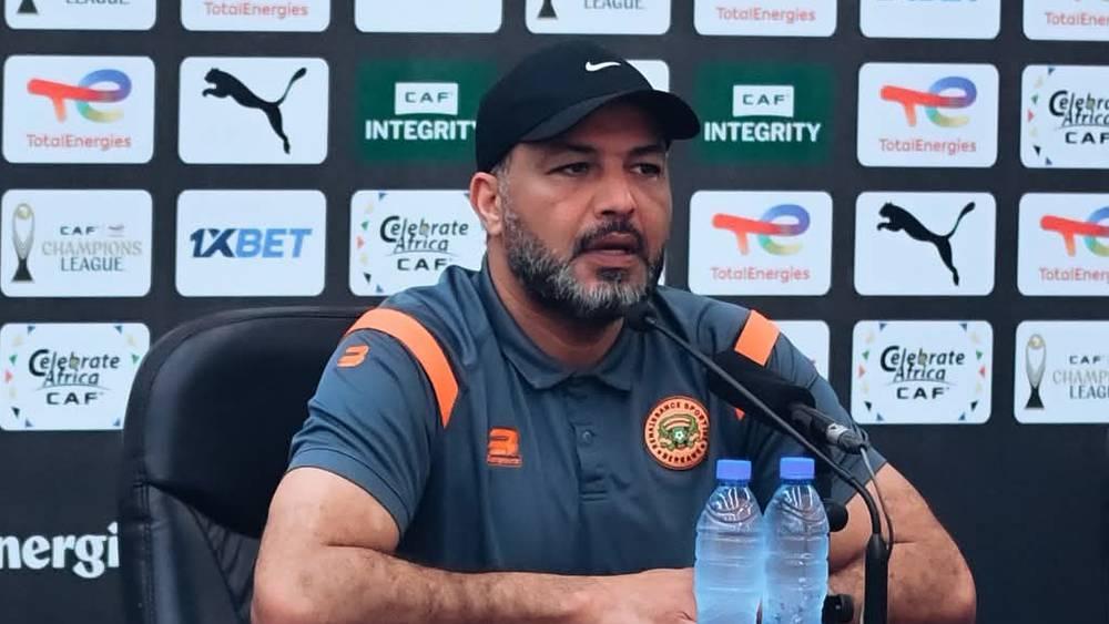 مدرب نهضة بركان يوضح أسباب التعثرات الأخيرة قبل مباراة الحسم الإفريقية