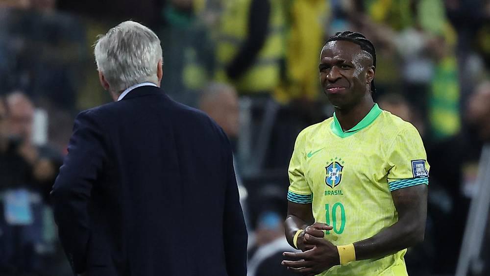 قبل مواجهة المغرب.. فينيسيوس يمدح أنشيلوتي ويكشف أسرار الفريق