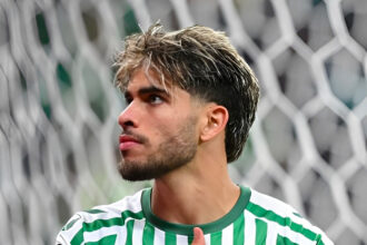 الزلزولي مرشح لجائزة مميزة في الدوري الإسباني