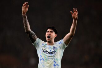 صفقة الصيف الكبرى: برشلونة يجهز 80 مليون يورو لضم صخرة دفاع إنتر ميلان