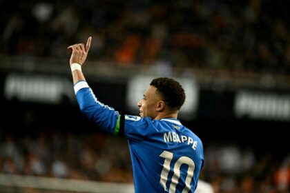 أربيلوا يقارن مبابي بكريستيانو رونالدو بعد فوز ريال مدريد على فالنسيا