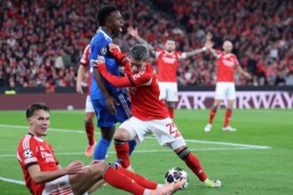 لاعب بنفيكا يصدر بيانًا بعد اتهامه بالإساءة العنصرية لفينيسيوس جونيور