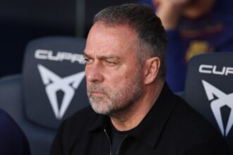 فليك يحتفل بعيد ميلاده الـ61 وبرشلونة في الصدارة