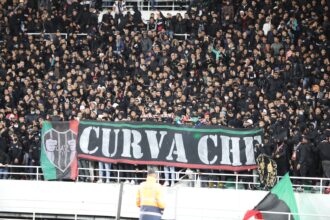 أولتراس الجيش تتمسك بملعب مولاي عبد الله وترفض “أي بديل مؤقت”