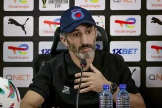 زكرياء عبوب يحشد اللاعبين للانتصار في ملعب “5 جويلية”