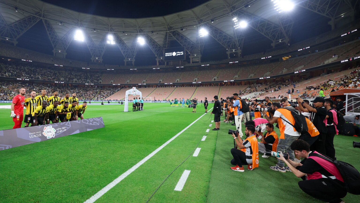 FBL-ENG-FACUP-MAN CITY-SALFORD