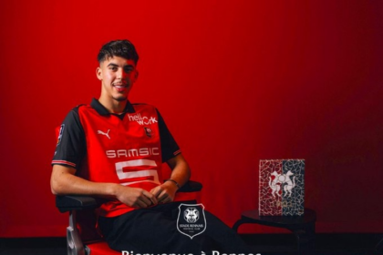 الزبيري يعترف بدور ثنائي المنتخب المغربي في انتقاله إلى ستاد رين