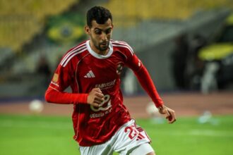 صفقة بلعمري الشتوية تُثير الجدل حول التشكيلة الرسمية للأهلي