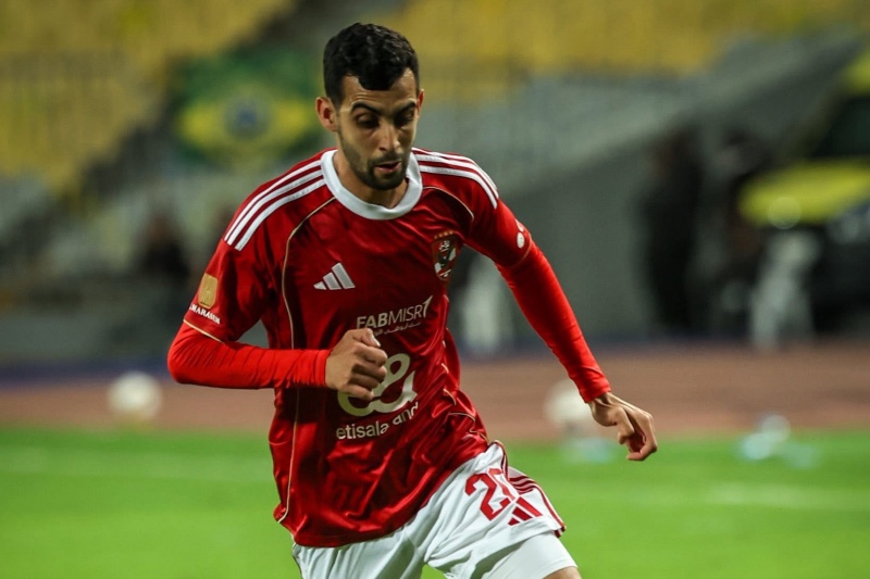 صفقة بلعمري الشتوية تُثير الجدل حول التشكيلة الرسمية للأهلي