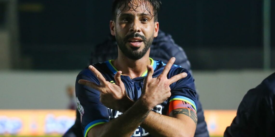 محسن متولي يتلقى رسالة خاصة من الرجاء الرياضي