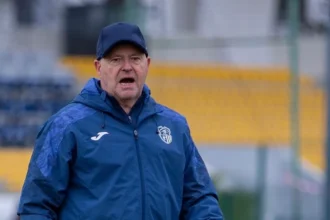 مدرب اتحاد طنجة ينتقد القرارات التحكيمية في مباراة فريقه ضد الرجاء الرياضي