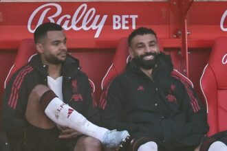 محمد صلاح يثير الجدل بردة فعل غير متوقعة بعد استبداله أمام نوتنغهام فورست (فيديو)