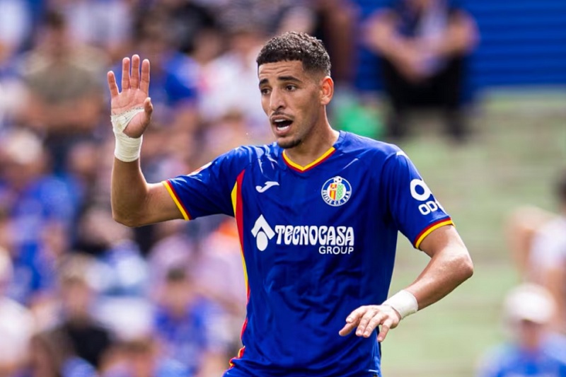 عبقار يتألق مع خيتافي ويفرض نفسه نجما في دفاع الفريق