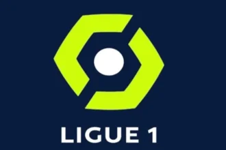 موهبة مغربية يلمع في فرنسا ويحصد جائزة أفضل لاعب في الشهر