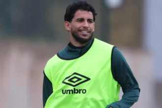 صابر بوغرين يثير غضب جماهير الرجاء الرياضي