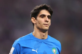 ياسين بونو يفاجئ الرجاء الرياضي بتصريح غير متوقع