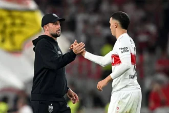 مدرب شتوتغارت يفاجئ الخنوس قبل مواجهة سيلتيك في الدوري الأوروبي