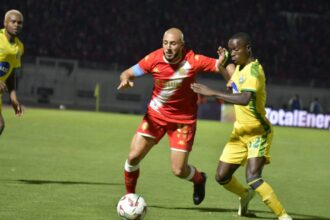 الكشف عن حكم مباراة الوداد الرياضي ضد نيروبي يونايتد في كأس الكونفدرالية