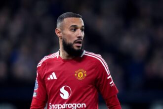 كاريك يعقد وضعية مزراوي داخل مانشستر يونايتد