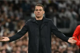 إشبيلية يكشف مدربه الجديد للهروب من شبح الهبوط