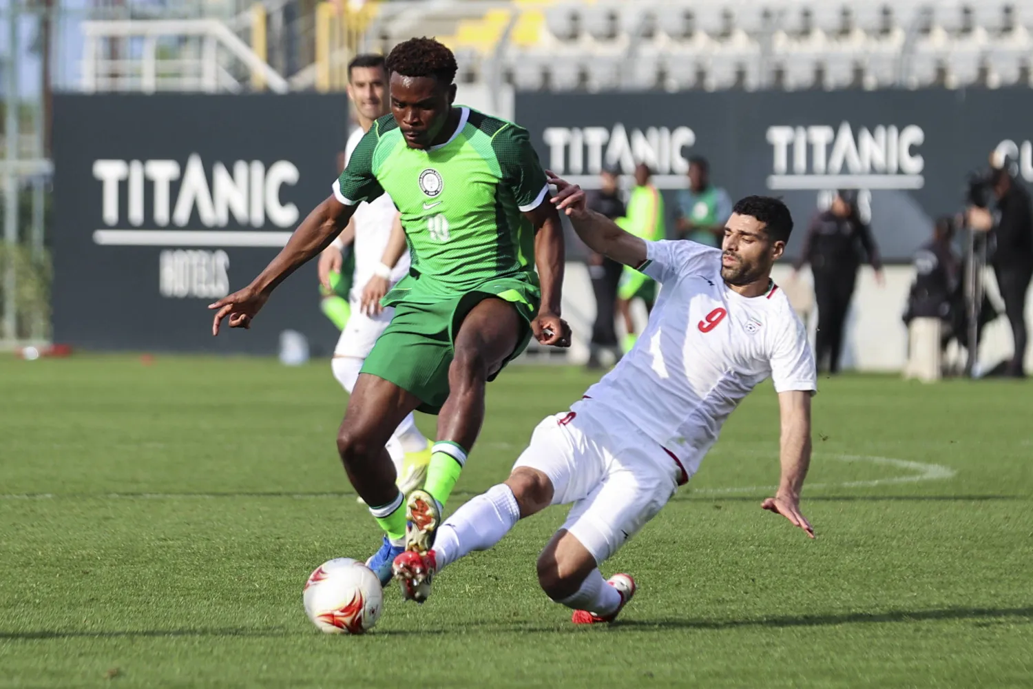 نيجيريا تهزم إيران ودياً… ورسائل سياسية نارية