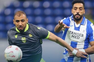 اتحاد طنجة يتعادل بميدانه أمام اتحاد تواركة في البطولة الإحترافية