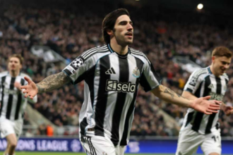 تقرير: مانشستر سيتي مستعد لتقديم بعض اللاعبين لضم تونالي