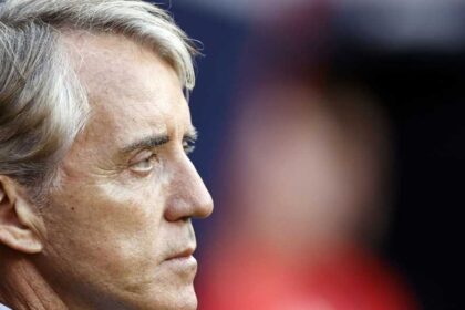 السد يعلن تأخر عودة مانشيني لأسباب عائلية