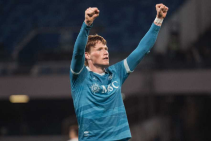 نابولي: لم نتفاوض مع ماكتوميناي لتجديد عقده