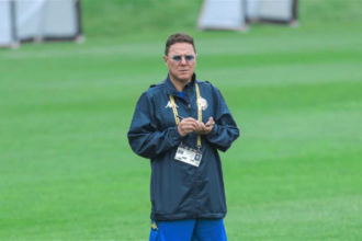 الوداد يعلن رحيل مدربه بن هاشم