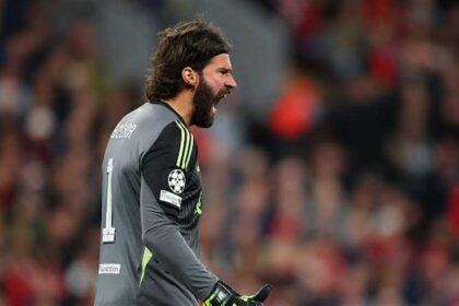 تقرير: منافسة إيطالية ثنائية لمحاولة ضم أليسون من ليفربول