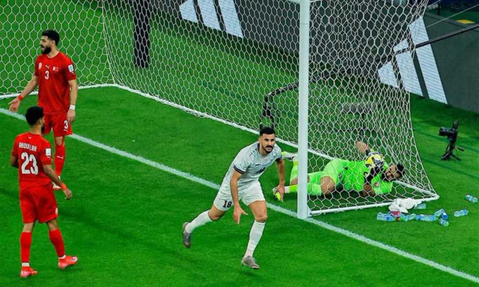 أيمن حسين على رأس قائمة العراق لمباراة الملحق العالمي