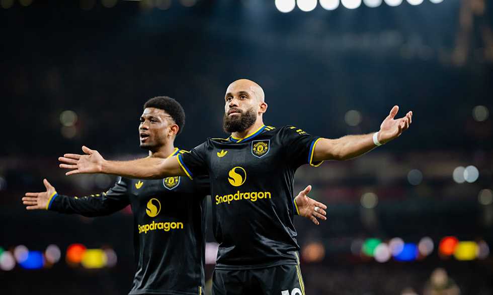 أخبار جيدة لـ مانشستر يونايتد بشأن إصابة مبومو وسيسكو