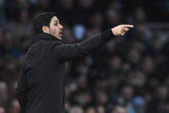 أرتيتا: بن وايت جاهز لمباراة إيفرتون.. وأوديجارد وتروسارد ينتظران التصريح الطبي