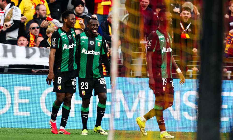 سعود عبد الحميد يسجل لأول مرة في الدوري الفرنسي ويقود لانس للفوز على ميتز بثلاثية