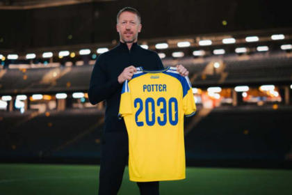 لم تنتظر الملحق.. السويد تمدد عقد جراهام بوتر حتى 2030
