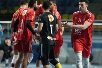 كرة طائرة - الأهلي يفوز ويتصدر وخسارة الزمالك في دوري السوبر