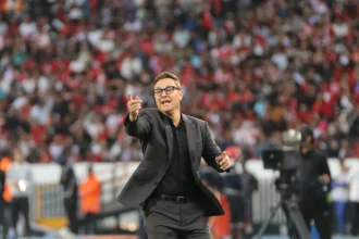 الوداد يستعد للإعلان عن رحيل بنهاشم ومدرب فرنسي مرشح لخلافته