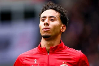 أنس صلاح الدين مهدد بالغياب عن  مباراة تتويج أيندهوفن