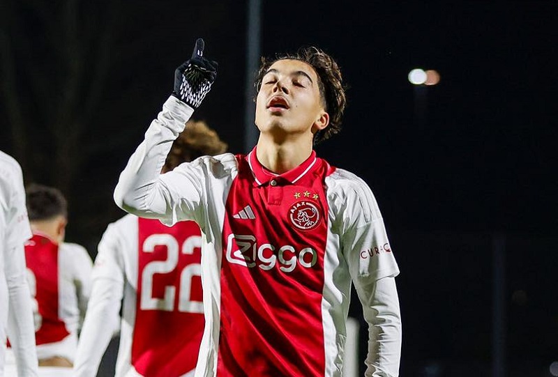 نجم أياكس أمستردام يرفض بلجيكا ويختار تمثيل المنتخب المغربي