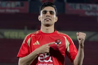 الأهلي المصري يعاقب نجمه المغربي أشرف بنشرقي