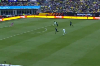 هدف فرنسا الأول أمام البرازيل - كيليان مبابي (مباراة ودية)