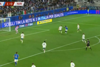 هدف إيطاليا الثاني ضد أيرلندا الشمالية - كين (تصفيات كأس العالم)