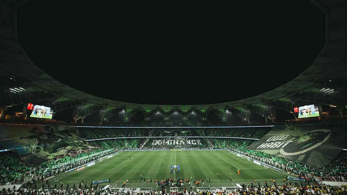 تيفو مذهل لجماهير الأهلي يوجه رسالة مثيرة