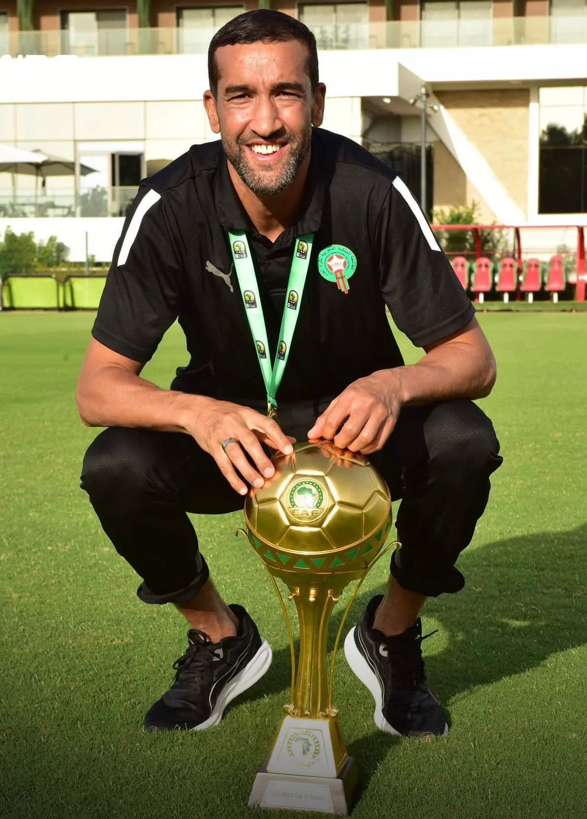 يوسف حجي.. بصمة هادئة وإنجازات لافتة مع المنتخبات الوطنية