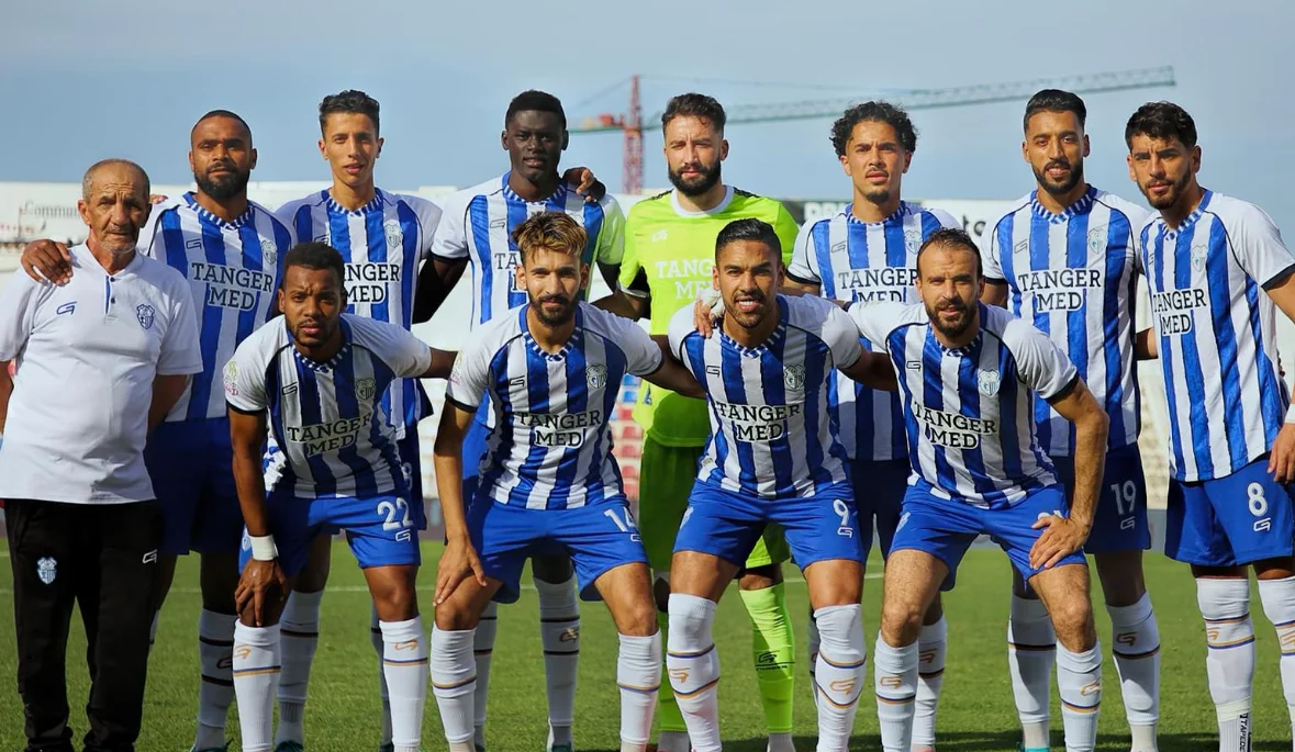 مدرب جزائري يقود اتحاد طنجة لموسم ونصف